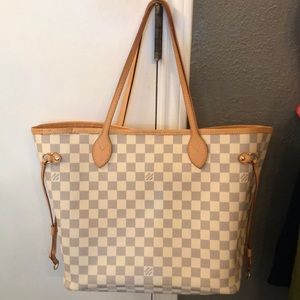 Like new Louis Vuitton tote bag